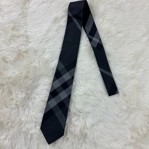 Authentic men’s Burberry tie - black and grey check